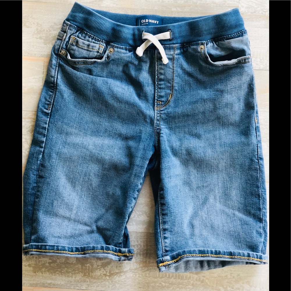 Old navy shorts- elastic waist- Never worn
